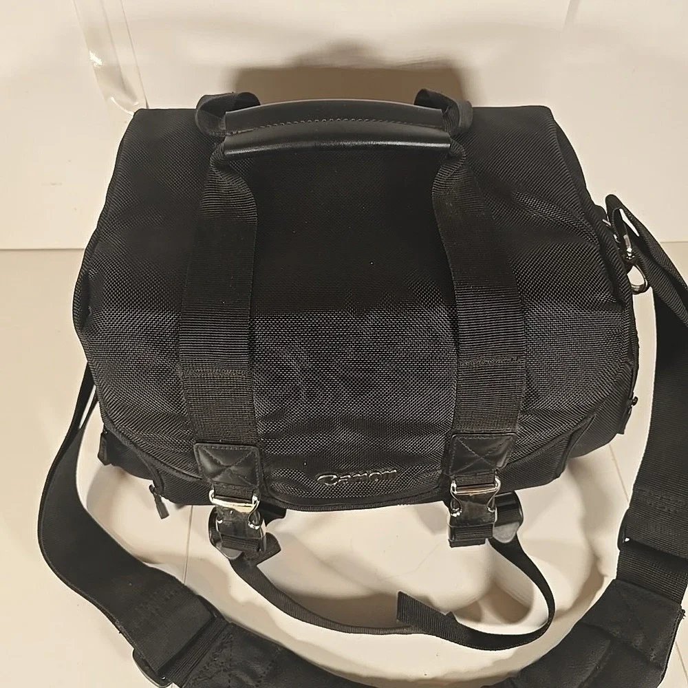 Large Canon 200DG Digital SLR Camera Case Gadget‎ Bag Good Condition